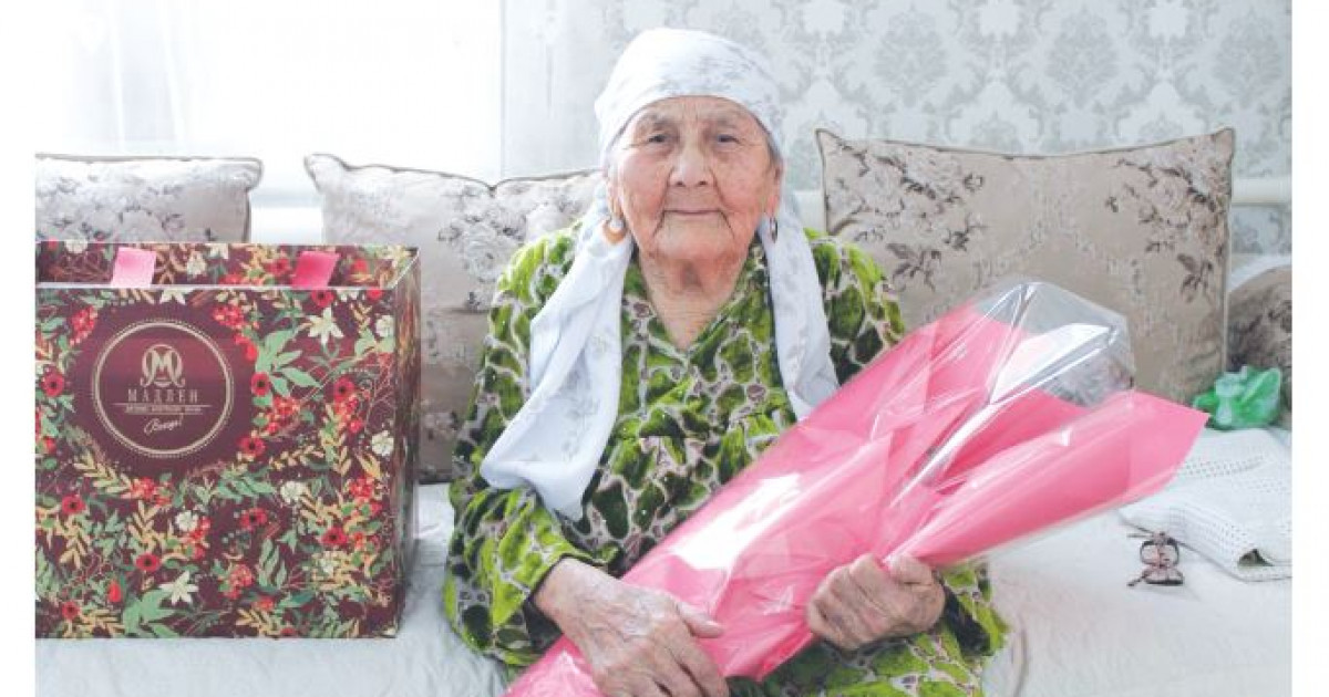 Жүз көктемнің куәгерлері