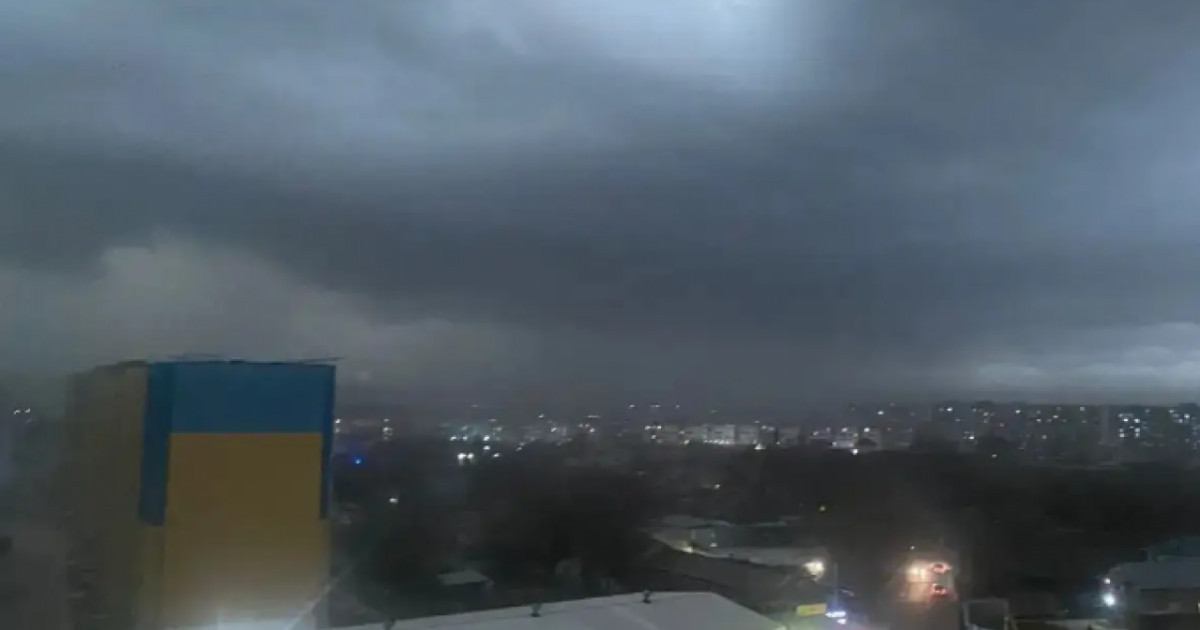 Алматы қаласында дауылдан бірнеше тұрғын үй зақымданды