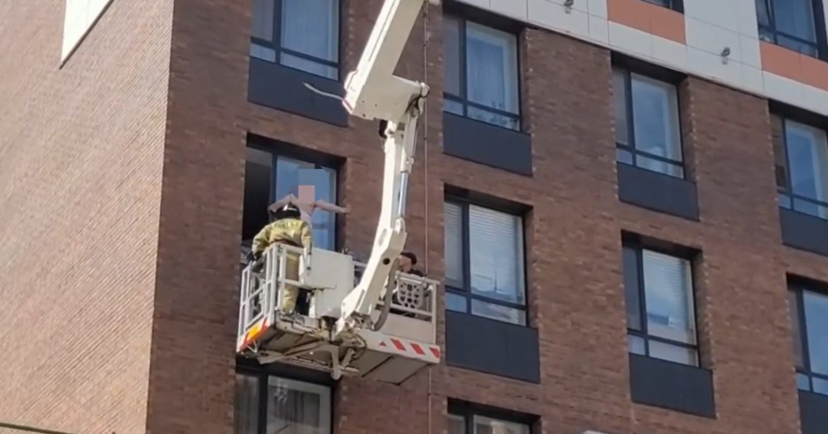 Астанада суицид жасамақ болған қызды құтқарды (видео)