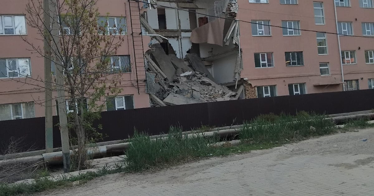 Атырауда университет жатақханасының ғимараты опырылып түсті