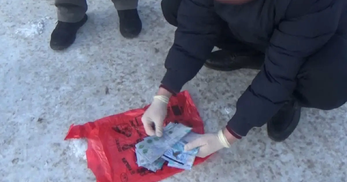 Қарағанды облысында департамент басшысы пара алды деген күдікке ілінді