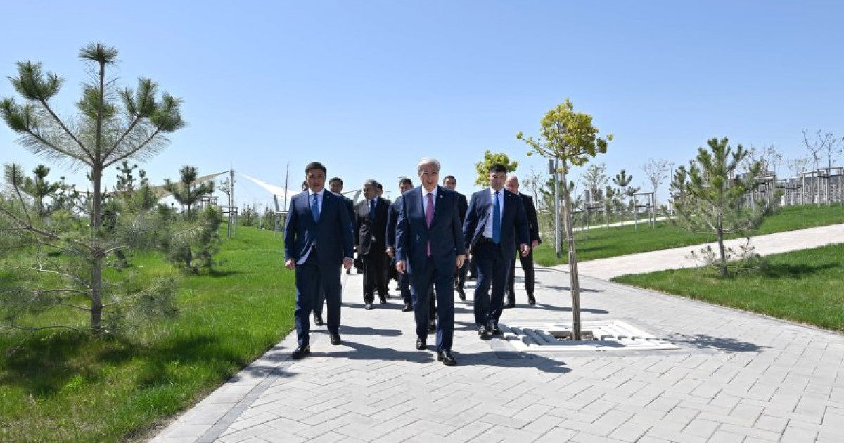 Мемлекет басшысы Shymkent City саябағына ағаш отырғызды