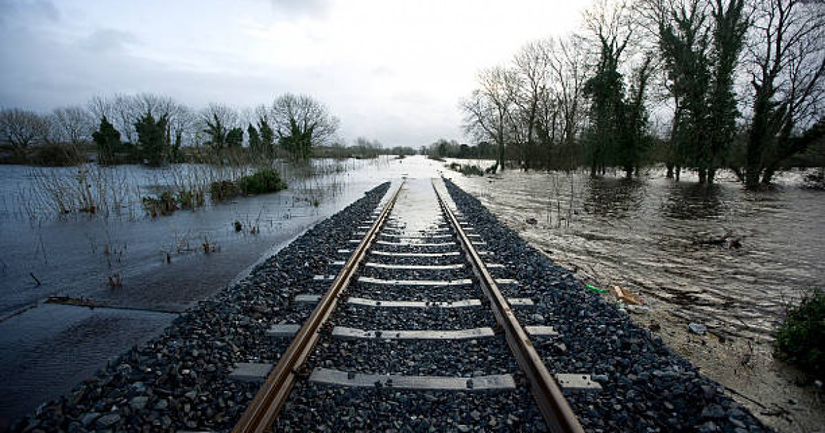 Министр: Теміржолдарды су басу қаупі мен пойыздардың қозғалысында қиындық жоқ