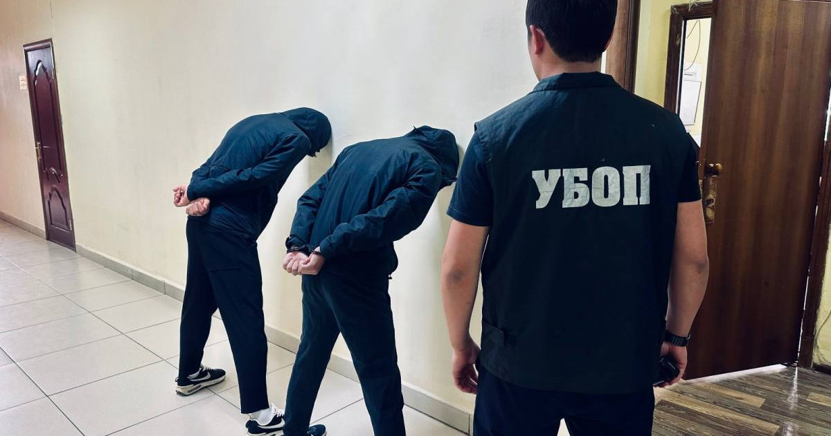 Оралда бопсалаумен айналысқан студенттер ұсталды (видео)