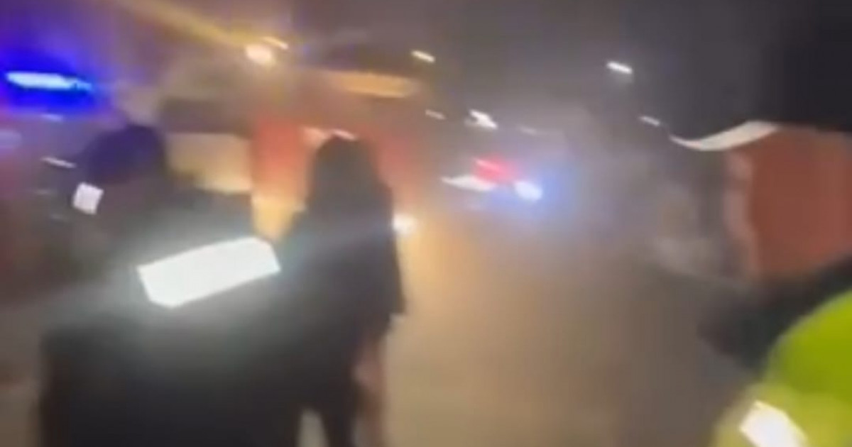 Өскемендік полицейлер өртеніп жатқан үйден адамдарды құтқарды (видео)