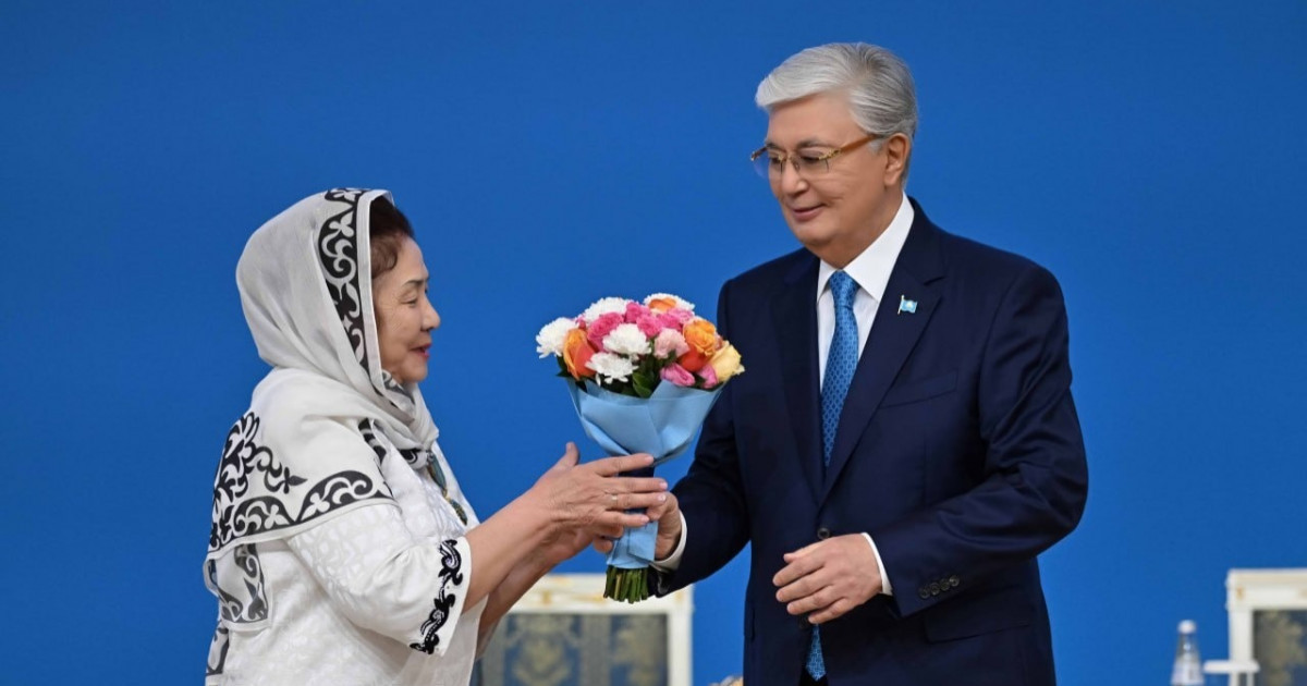 Президент Қазақстан халқы Ассамблеясының 30 жылдық мерейтойы аясында бір топ азаматты марапаттады