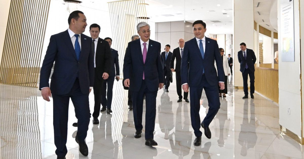 Президент Шымкентте жүзеге асырылып жатқан жобалармен танысты