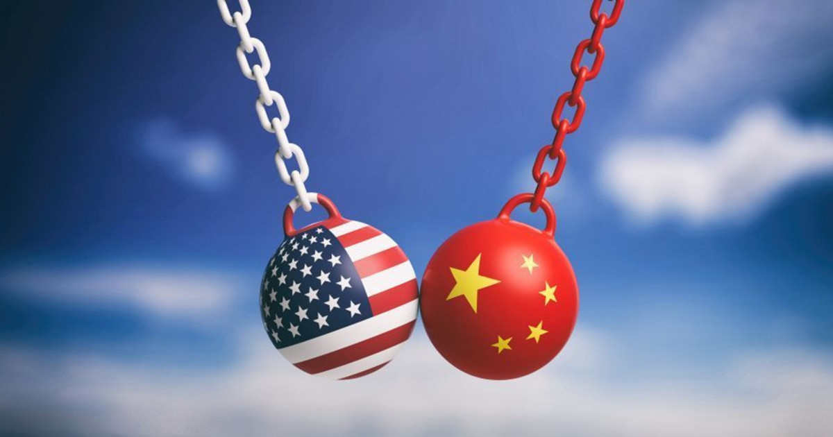 Үкімет басшылары Трамптың тарифтерінен қорқып, теледидар алдында отырғанда, мемлекет басшысы жайбарақат ағаш отырғызып жүрген