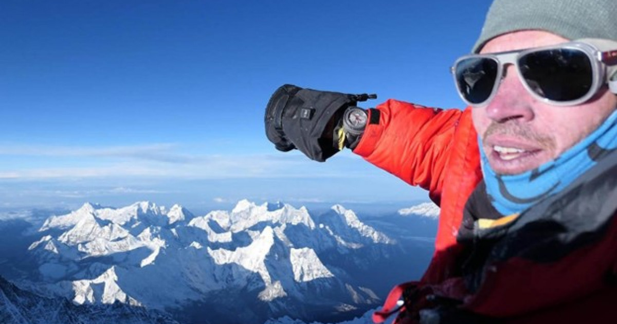 Биік шыңнан құтқарылған студент смартфонын іздеп қайта тауға шығып, адасып кеткен