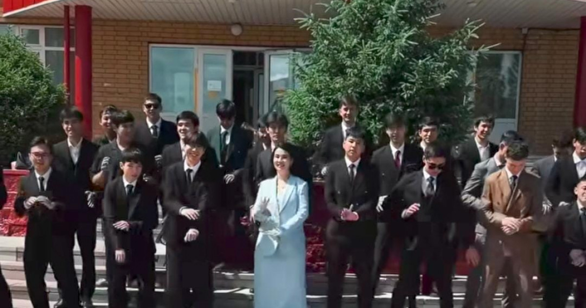 Мектеп директоры Димаш Құдайбергеннің Лондондағы концертіне билет ұтып алды