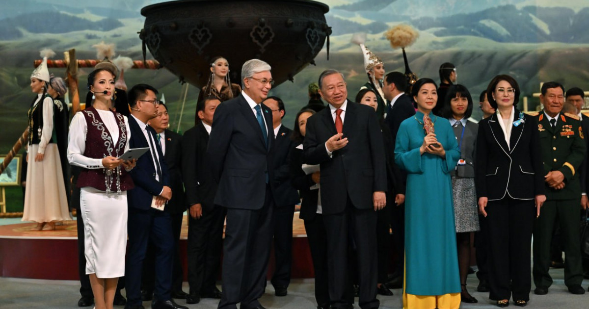 Мемлекет басшысы Қасым-Жомарт Тоқаев пен То Лам «Этноауыл» көрмесін аралады