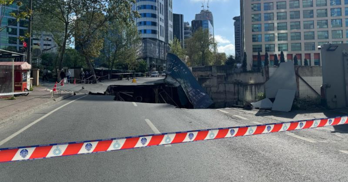 Ыстамбұлда жол опырылып түсті