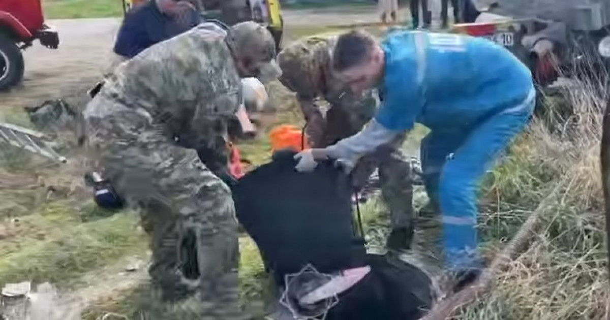 ТЖМ қызметкерлері кәріз құдығына түсіп кеткен 2 адамды құтқарды