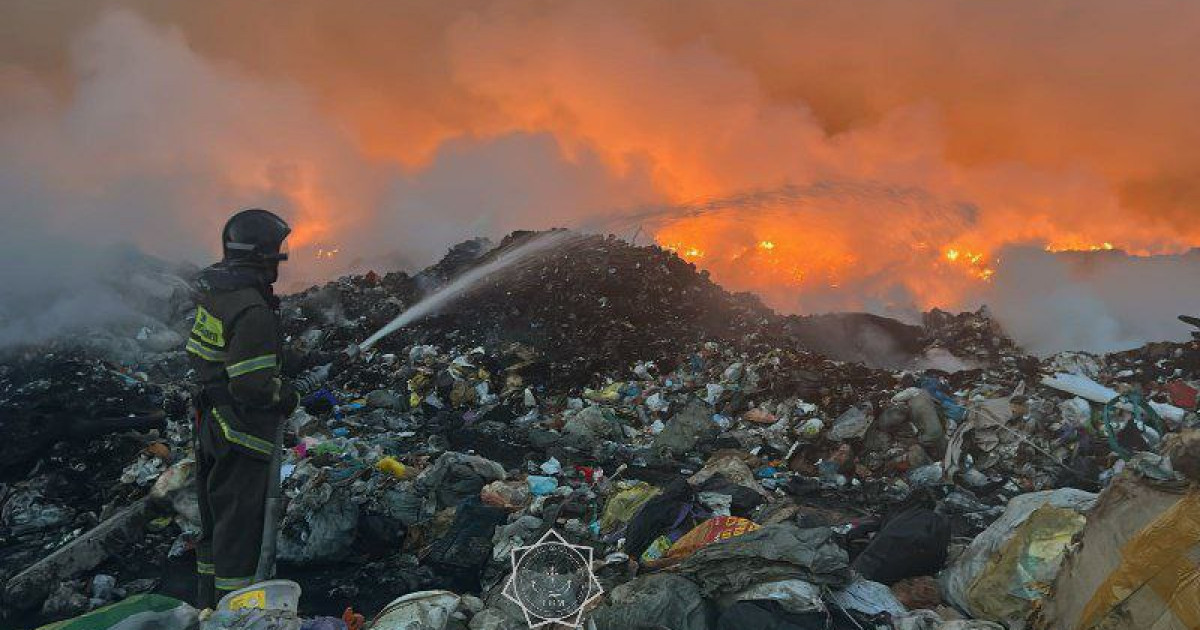 Алматы облысында қоқыс полигоны өртенді