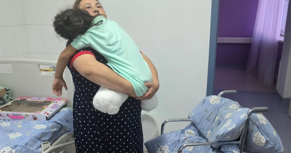 Астанада екі аяғынан айырылған қыздың отбасына әкім пәтер беретін болды