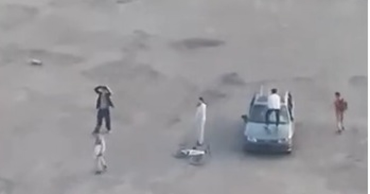 Астанада жасөспірімдер құрылыс алаңындағы көліктерге зақым келтірді