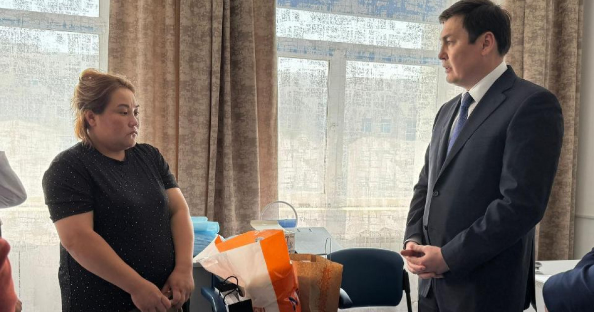 Автобус апатынан зардап шеккен қыздың отбасына 4 бөлмелі пәтердің сертификаты берілді