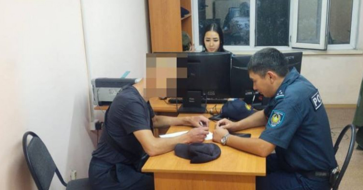 Автобуста жолаушылардың өміріне қауіп төндірген бұзақы ұсталды