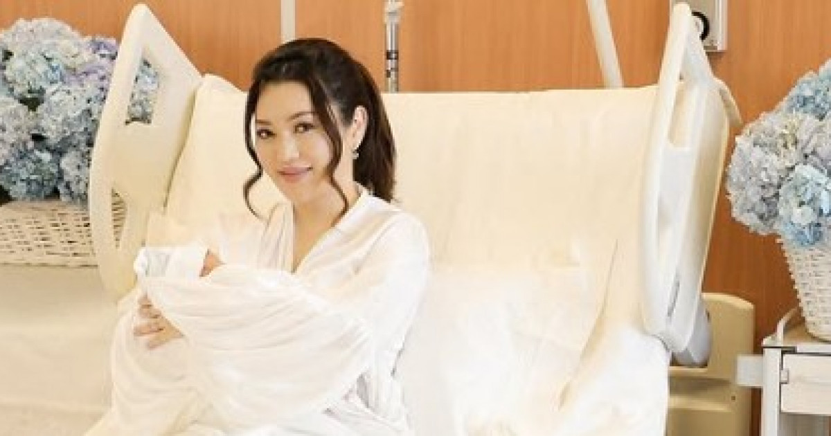 «Бір үйдің жалғыз ледиі болу маңдайыма жазылыпты»: Ерке Есмахан бақытты сәті туралы айтты