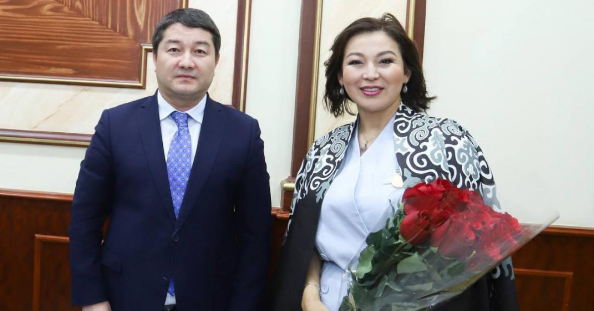 Қазақстанның халық әртісі, атақты әнші Айгүл Қосановаға құрмет көрсетілді