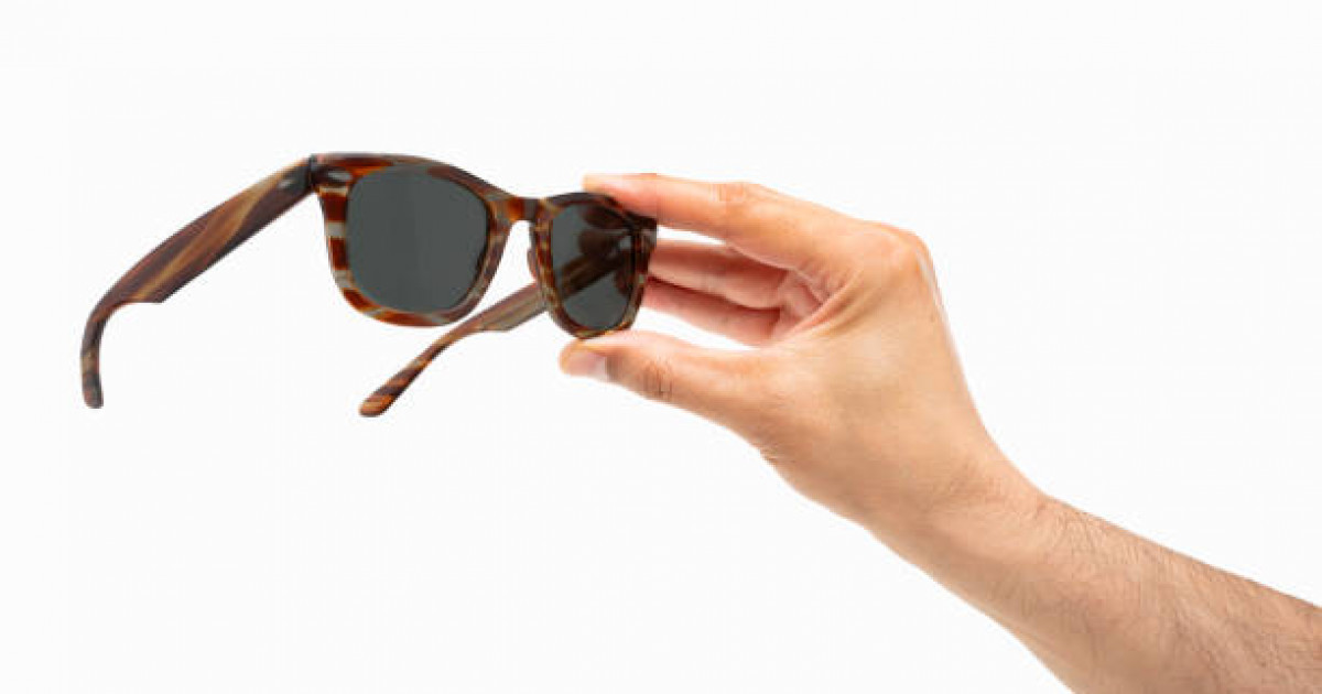 Күннен қорғайтын көзілдірікті қалай таңдау керек?