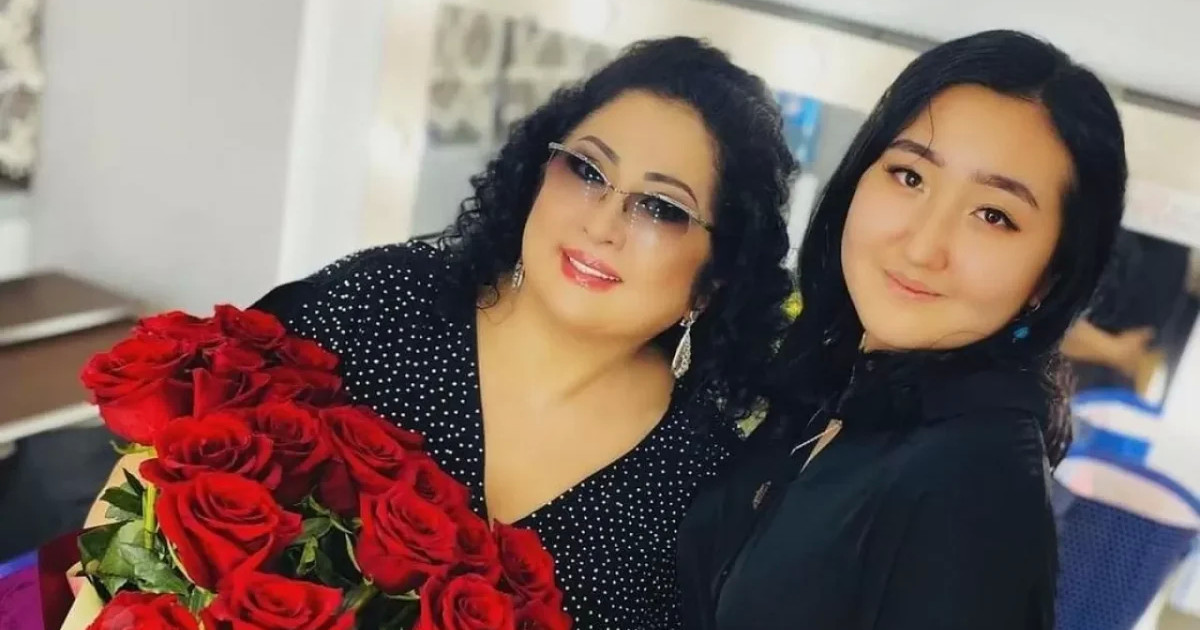 Мақпал Жүнісова қызының тегіне қатысты сұраққа жауап берді