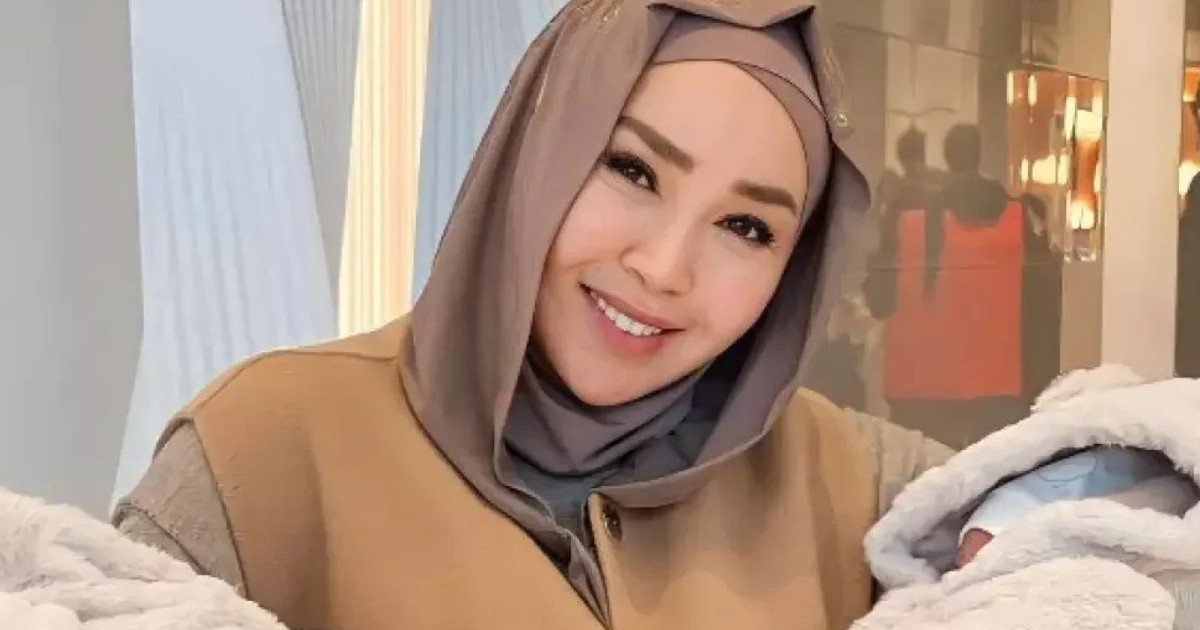 «Менің кіндік балам»: Айнұр Тұрсынбаева RaiM мен Ерке Есмаханды құттықтады