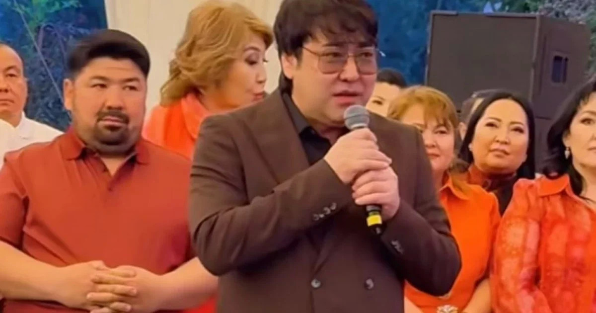 «Ойбай! Мәссаған!»: тойда тілек айтқан  Мейрамбек Бесбаев жұртты күлкіге қарық қылды (видео)
