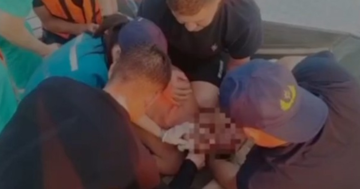 Павлодарда құтқарушылар суға батып бара жатқан адамды аман алып қалды