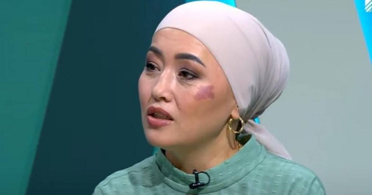 «Сені иіскеуім керек»: Наркенже Серікбаеваға қысым көрсеткен директор жайлы студент қыздардың хаты жарияланды