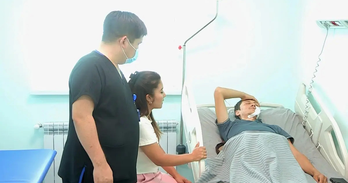 Шымкентте бірнеше адам жабылып, автобус жүргізушісін соққыға жыққан