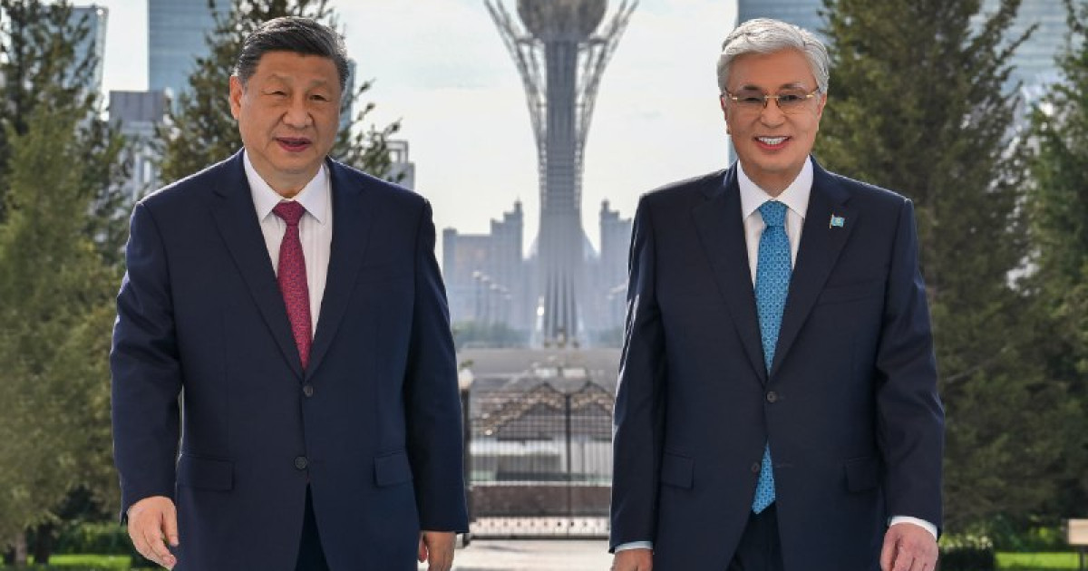 Тоқаев Си Цзиньпинді Ақордада қарсы алды