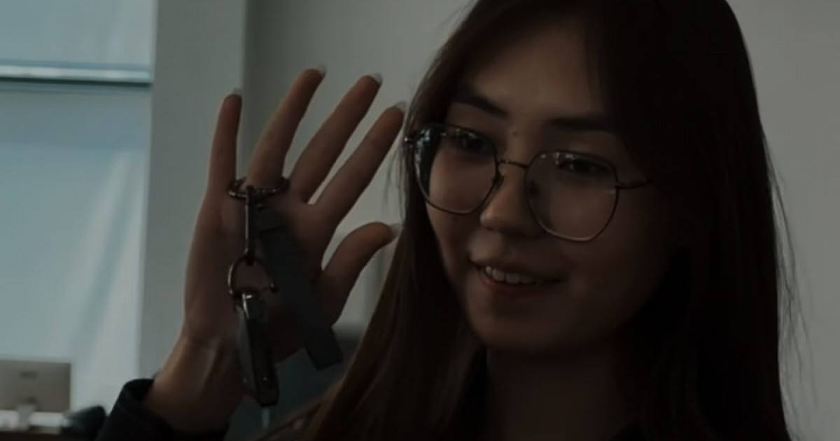 ҰБТ-дан 140 балл жинаған түлекке жаңа көлік сыйға берілді