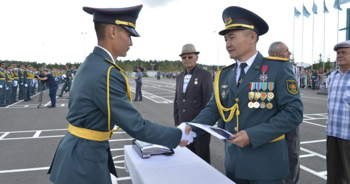 1 шілдеде Қазақстан Қарулы Күштерінде сержант күні атап өтіледі