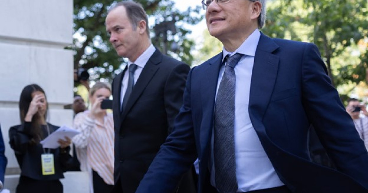 Дональд Трамп құны 4 триллион доллардан асқан Nvidia-ның СЕО-сын қабылдады