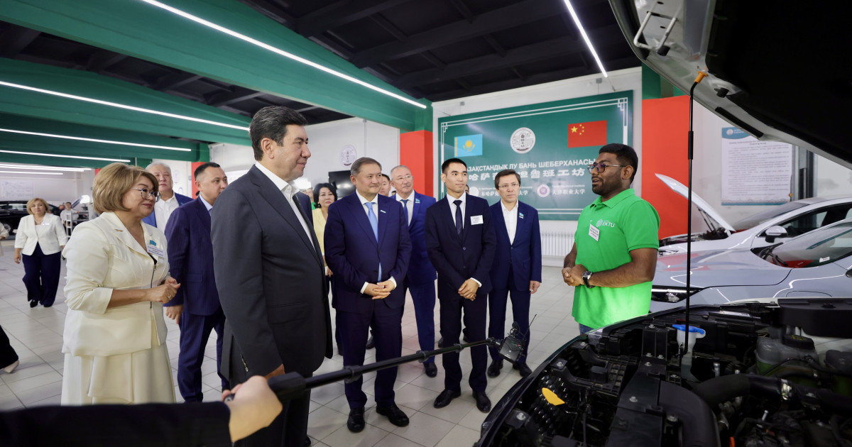 Ерлан Қошанов Өскемендегі «Лу Бань шеберханасына»   барды