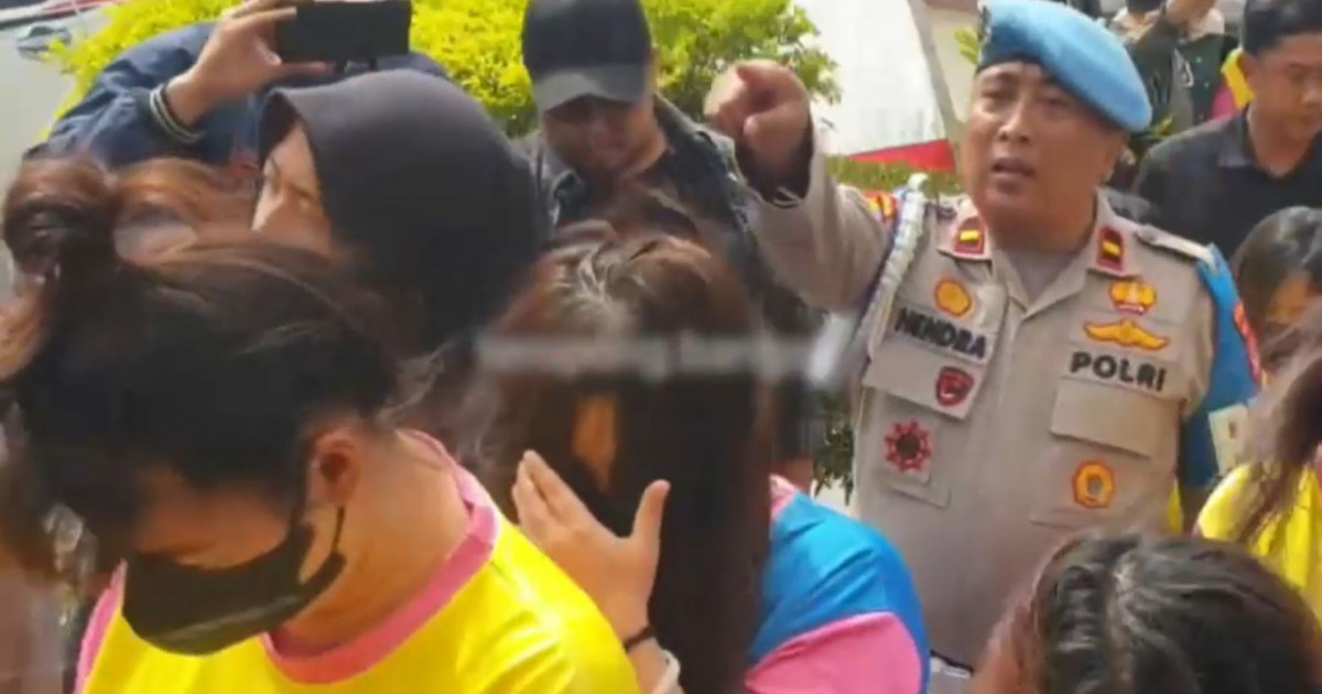 Индонезияда бала сатумен айналысатын қылмыстық топ ұсталды