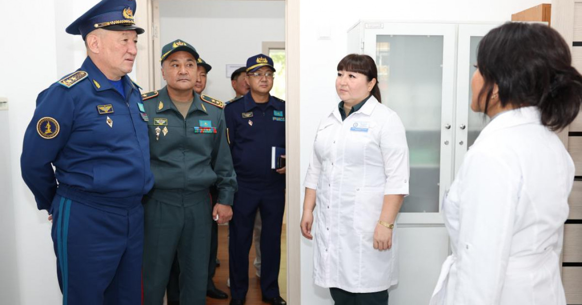 Қорғаныс министрі Астанада ашылған әскери емхананың салтанатына қатысты