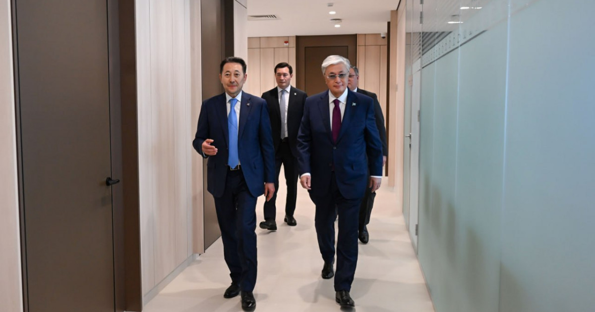 Мемлекет басшысы Астанадағы АӨСШК штаб-пәтеріне барды