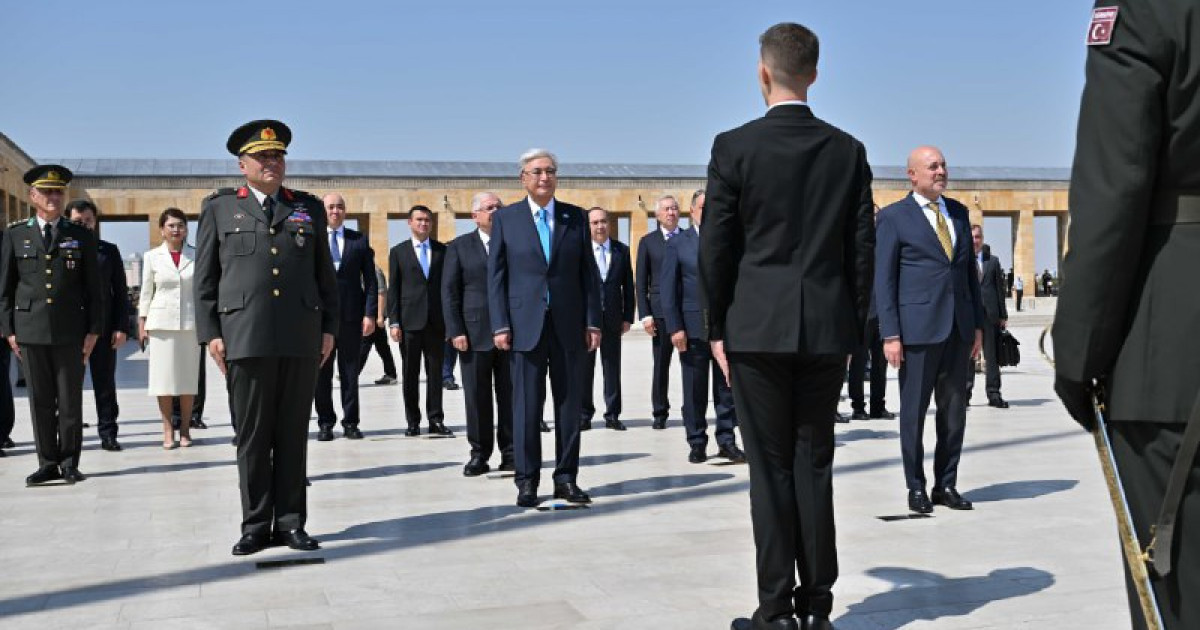 Мемлекет басшысы Қасым-Жомарт Тоқаев Мұстафа Кемал Ататүрік кесенесіне зиярат етті