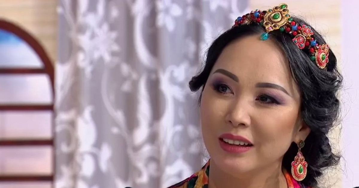 «Өнерде ізімді қалдыру – арманым»: Әнші Қарақат Әбілдина кітап шығарды