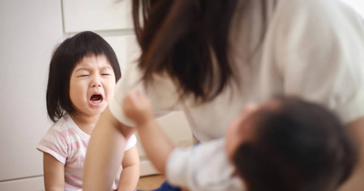 Павлодарда балаларды ұрған тәрбиеші жұмыстан шығарылды