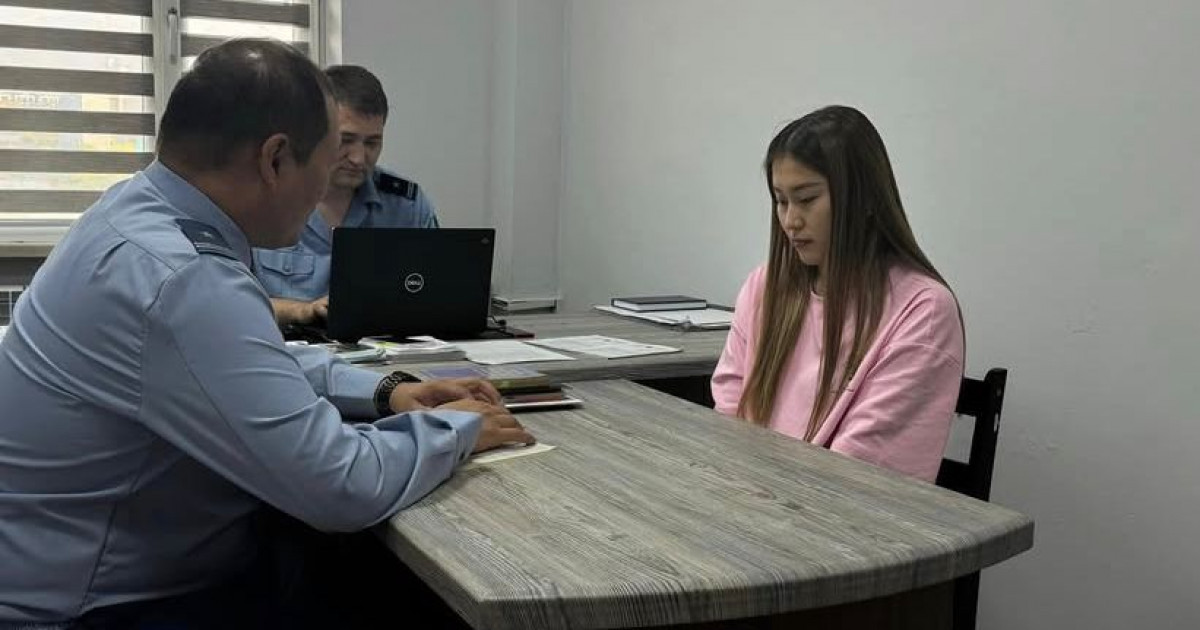 Полиция Қытайдан оралған азаматпен профилактикалық әңгіме өткізді