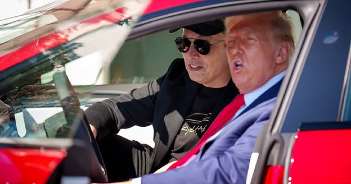 Президентпен болған жанжалдан кейін миллиардер жаңа партия құруға Сайлау комиссиясына өтініш берді