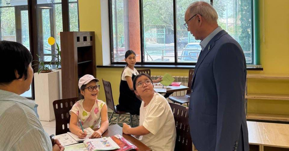 Сұлтанбек Мәкежанов: Білім беруге инвестиция мен ашық диалог – тұрақты дамудың негізі