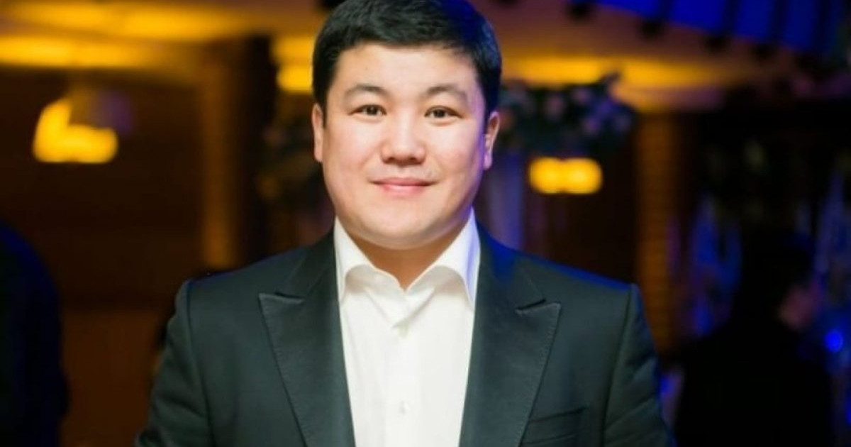 Тұрсынбек Қабатов ұзақ үзілістен кейін халық алдына шықты