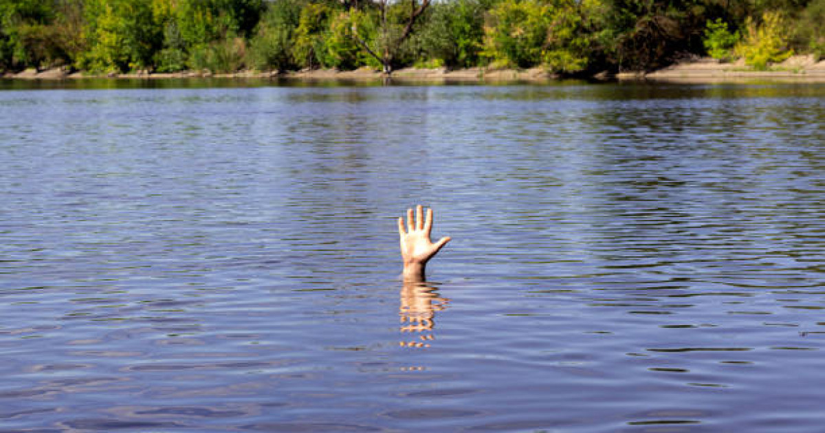 27-дегі келіншек төрт баласымен өзенге секіріп кетті