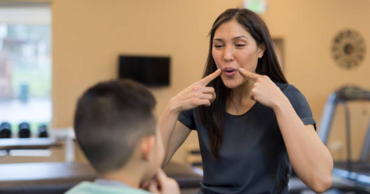 «Ботқа, езілген тамақ жейді»: Логопед бала тілінің кеш шығуының бір себебін айтты