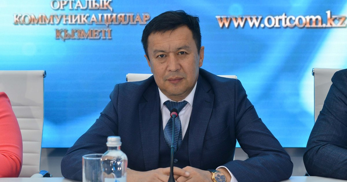 «Немерем қызыма қарайды»: Сәбит Әбдіхалықов отбасы туралы айтты (видео)