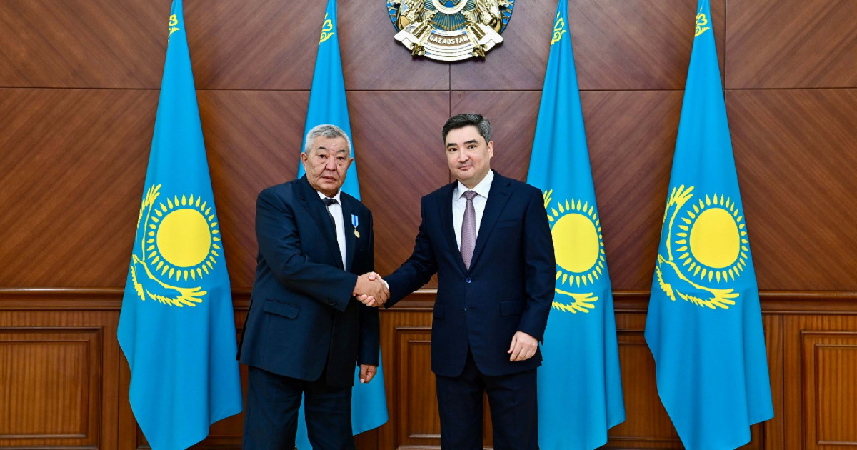 Премьер-Министр құрылыс саласының қызметкерлерін марапаттады